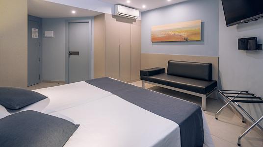 Double Room with Balcony and Side Sea View