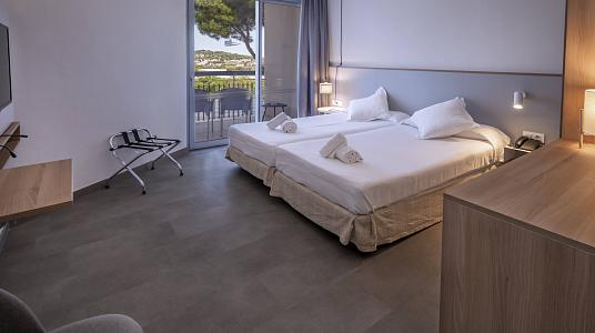 Chambre Double avec Balcon et Vue latérale sur la mer