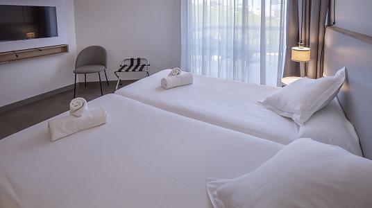 Chambre Double avec Balcon et Vue latérale sur la mer
