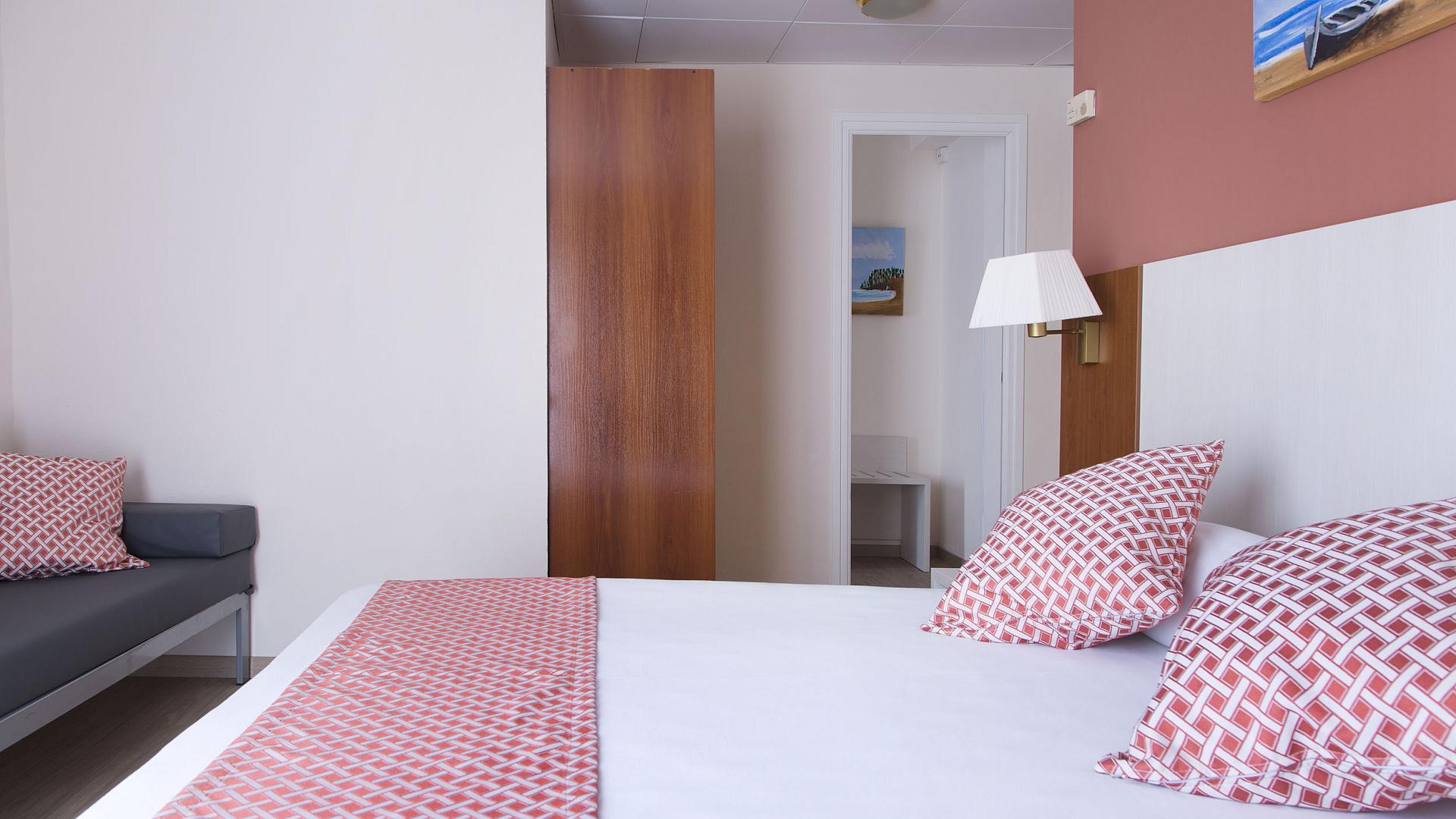 НомераGHT Balmes Hotel, Aparthotel &amp; Splash***