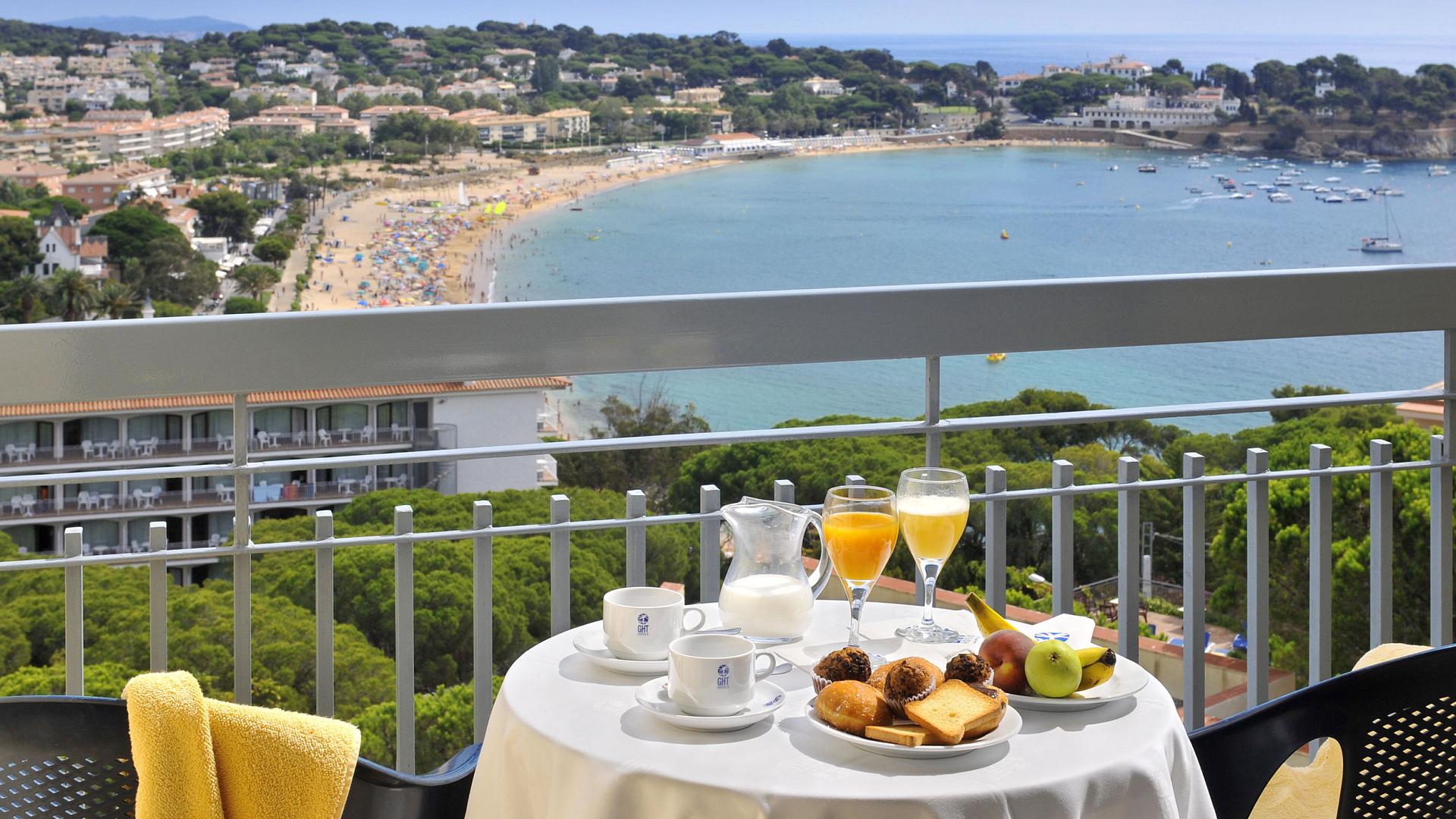 Rooms of Hotel GHT S'Agaró Mar****