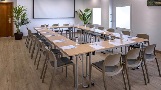 Sala de reuniones en el hotel Maritim****
