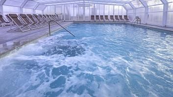 Piscine intérieure GHT Hotel Aquarium & Spa