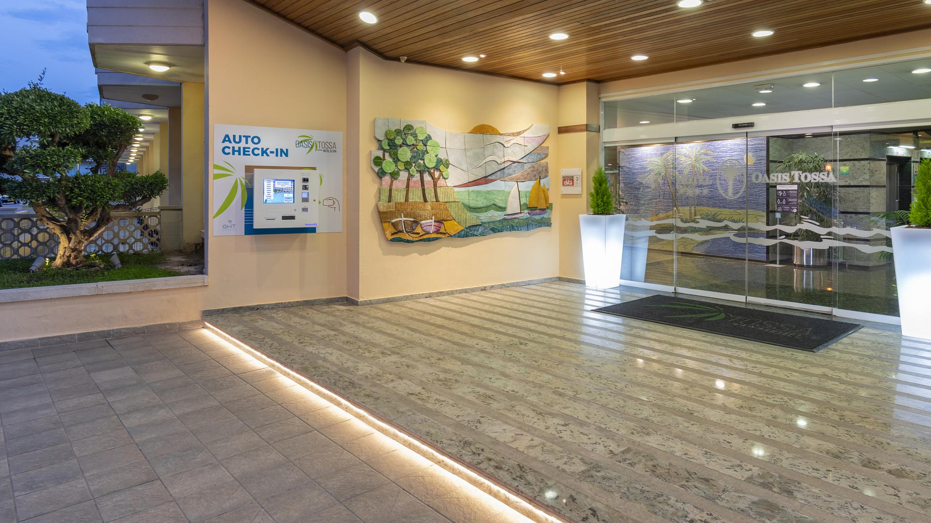 Свяжитесь с Oтелем GHT Oasis Tossa &amp; Spa