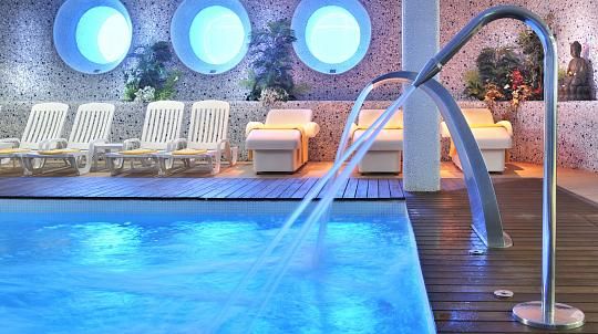 Piscina interior GHT Oasis Tossa & Spa