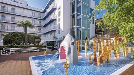 Profitez de la pataugeoire ludique de l'Hotel Balmes!