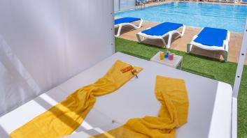 Galeria de fotosde l'Hotel GHT Oasis Tossa &amp; Spa****
