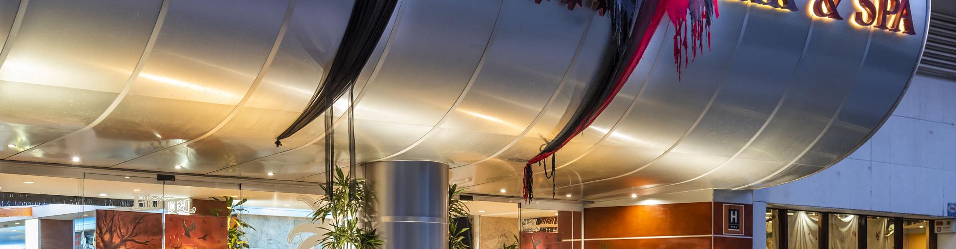 Hotel GHT Oasis Park &amp; Spa****﻿